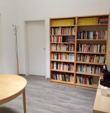 Biblio­thek der Dan­te Linz